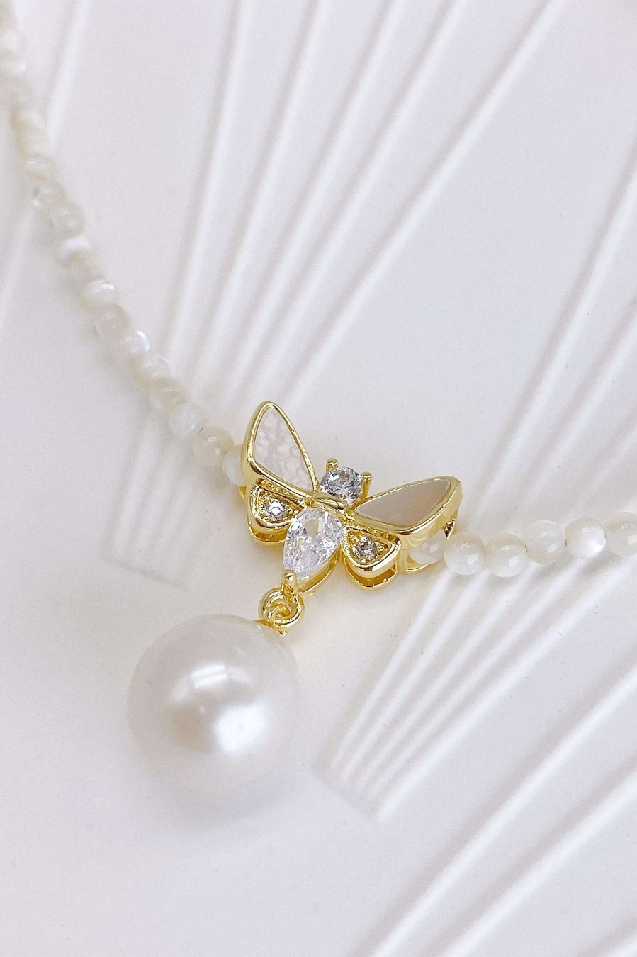 Smykker Og Tilbehor Skye Guld | Janelle Butterfly Pearl Drop Halskaede