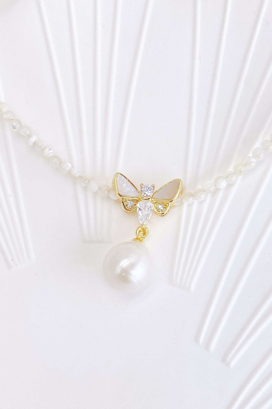 Smykker Og Tilbehor Skye Guld | Janelle Butterfly Pearl Drop Halskaede