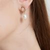 Smykker Og Tilbehor Skye Oreringe | Zephyrine 18K Fyldt Hoop Pearl Drop Oreringe Guld